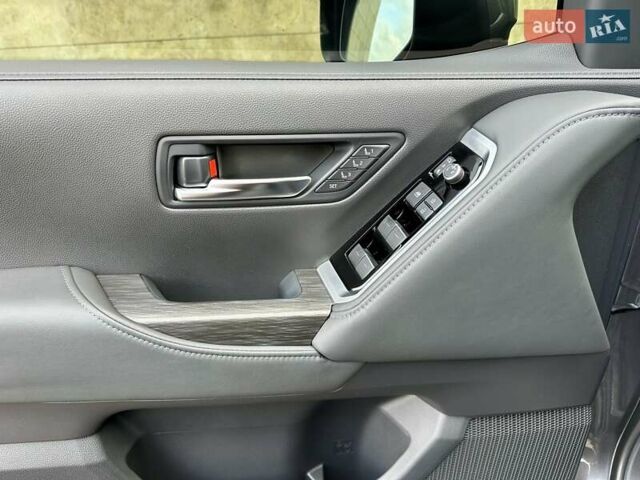 Серый Тойота Ленд Крузер, объемом двигателя 3.45 л и пробегом 88 тыс. км за 66800 $, фото 76 на Automoto.ua