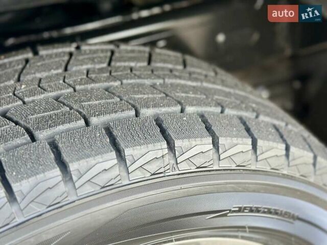 Серый Тойота Ленд Крузер, объемом двигателя 3.45 л и пробегом 88 тыс. км за 66800 $, фото 33 на Automoto.ua