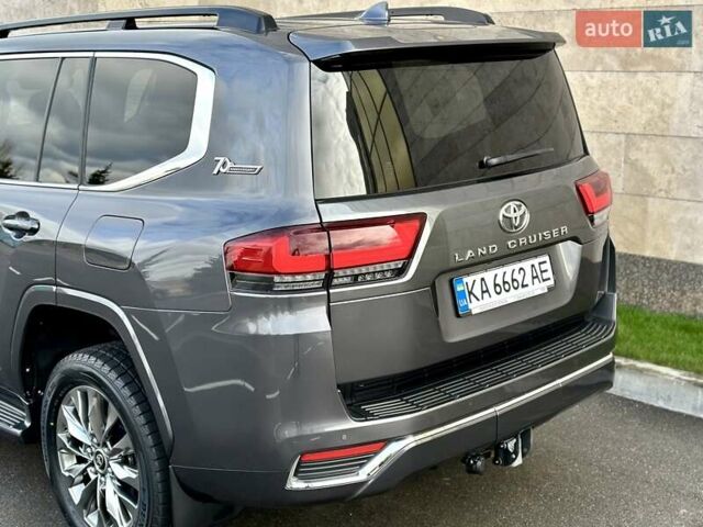 Серый Тойота Ленд Крузер, объемом двигателя 3.45 л и пробегом 88 тыс. км за 66800 $, фото 51 на Automoto.ua