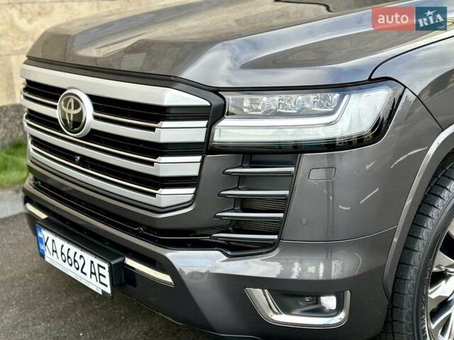 Серый Тойота Ленд Крузер, объемом двигателя 3.45 л и пробегом 88 тыс. км за 66800 $, фото 41 на Automoto.ua