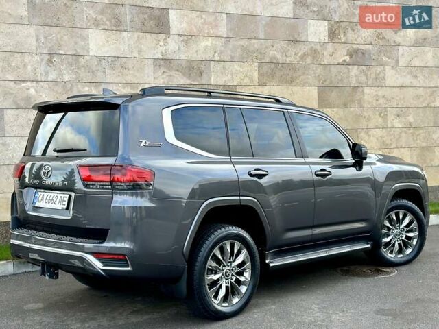 Серый Тойота Ленд Крузер, объемом двигателя 3.45 л и пробегом 88 тыс. км за 66800 $, фото 13 на Automoto.ua