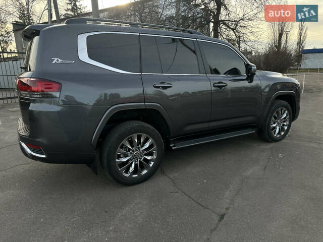 Серый Тойота Ленд Крузер, объемом двигателя 3.45 л и пробегом 80 тыс. км за 67000 $, фото 5 на Automoto.ua