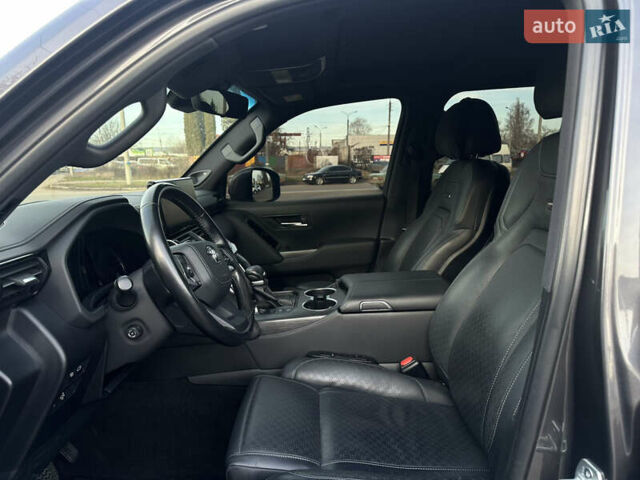 Серый Тойота Ленд Крузер, объемом двигателя 3.45 л и пробегом 80 тыс. км за 67000 $, фото 19 на Automoto.ua