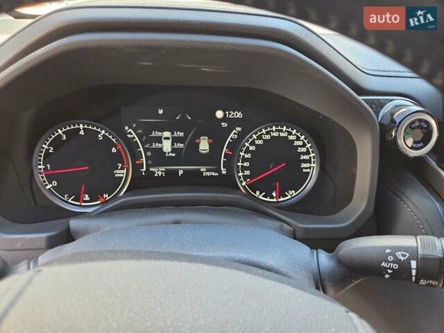 Серый Тойота Ленд Крузер, объемом двигателя 3.45 л и пробегом 37 тыс. км за 73000 $, фото 16 на Automoto.ua