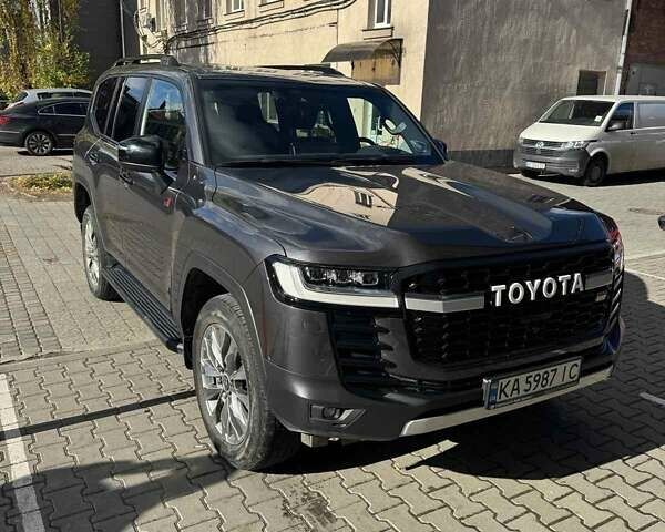 Серый Тойота Ленд Крузер, объемом двигателя 3.3 л и пробегом 61 тыс. км за 81753 $, фото 9 на Automoto.ua