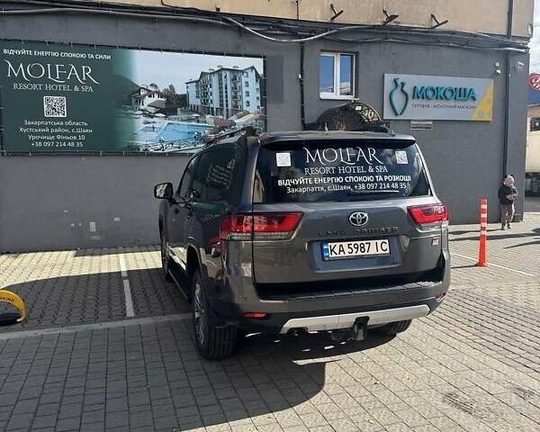 Серый Тойота Ленд Крузер, объемом двигателя 3.3 л и пробегом 61 тыс. км за 81753 $, фото 10 на Automoto.ua