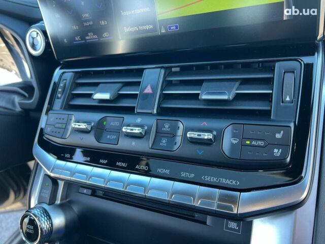 Серый Тойота Ленд Крузер, объемом двигателя 3.3 л и пробегом 32 тыс. км за 83990 $, фото 45 на Automoto.ua