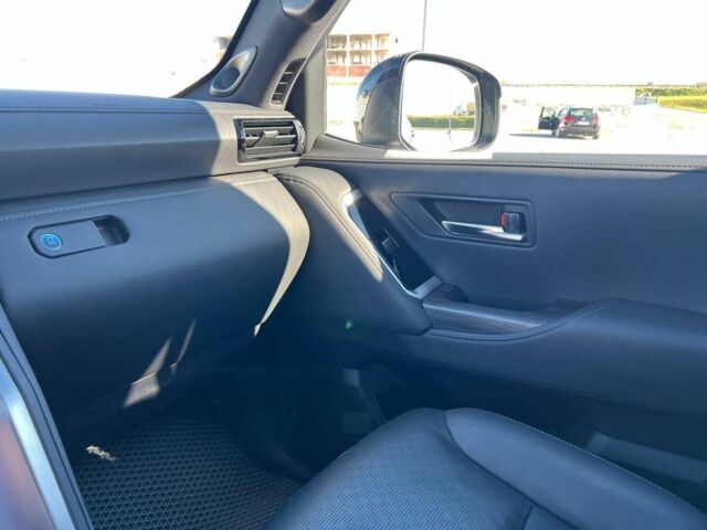 Серый Тойота Ленд Крузер, объемом двигателя 3.3 л и пробегом 32 тыс. км за 83990 $, фото 34 на Automoto.ua