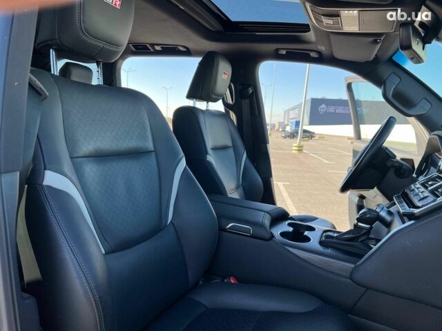 Серый Тойота Ленд Крузер, объемом двигателя 3.3 л и пробегом 32 тыс. км за 83990 $, фото 46 на Automoto.ua