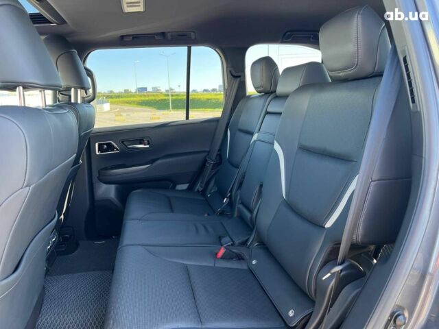 Серый Тойота Ленд Крузер, объемом двигателя 3.3 л и пробегом 32 тыс. км за 83990 $, фото 37 на Automoto.ua