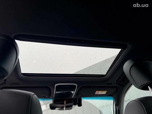 Серый Тойота Ленд Крузер, объемом двигателя 3.3 л и пробегом 61 тыс. км за 80940 $, фото 45 на Automoto.ua