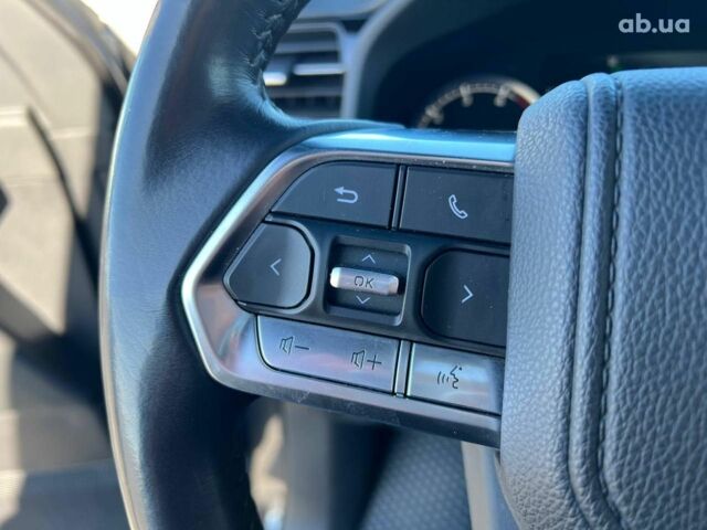 Серый Тойота Ленд Крузер, объемом двигателя 3.3 л и пробегом 32 тыс. км за 83990 $, фото 25 на Automoto.ua