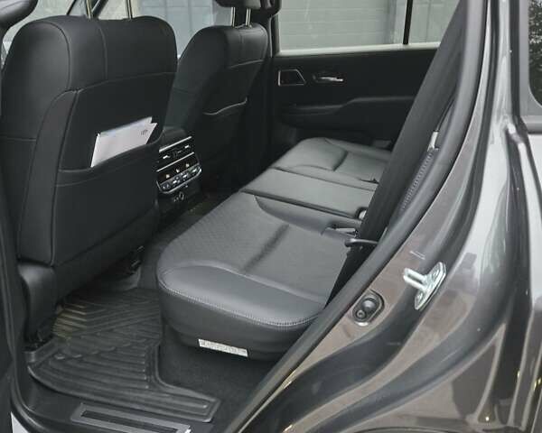 Серый Тойота Ленд Крузер, объемом двигателя 3.3 л и пробегом 7 тыс. км за 82000 $, фото 20 на Automoto.ua