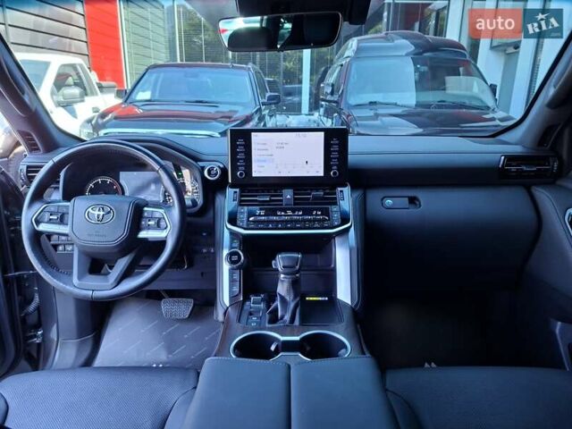 Серый Тойота Ленд Крузер, объемом двигателя 3.35 л и пробегом 34 тыс. км за 81900 $, фото 16 на Automoto.ua