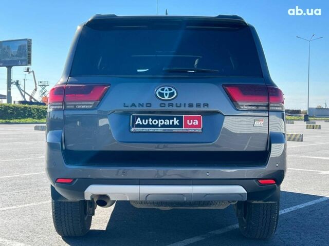 Серый Тойота Ленд Крузер, объемом двигателя 3.3 л и пробегом 32 тыс. км за 83990 $, фото 7 на Automoto.ua