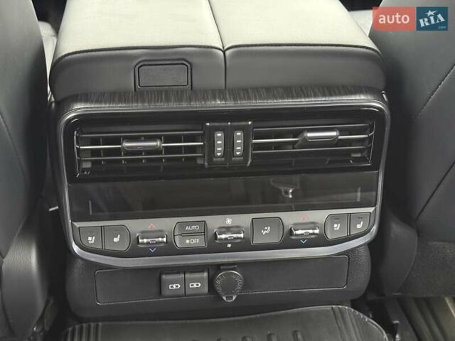 Сірий Тойота Ленд Крузер, об'ємом двигуна 3.3 л та пробігом 31 тис. км за 75000 $, фото 9 на Automoto.ua