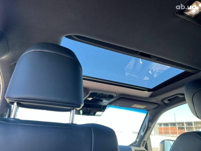 Серый Тойота Ленд Крузер, объемом двигателя 3.3 л и пробегом 32 тыс. км за 83990 $, фото 41 на Automoto.ua