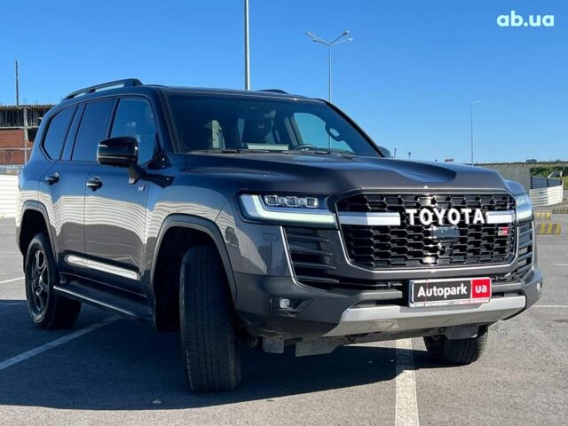 Серый Тойота Ленд Крузер, объемом двигателя 3.3 л и пробегом 32 тыс. км за 83990 $, фото 12 на Automoto.ua