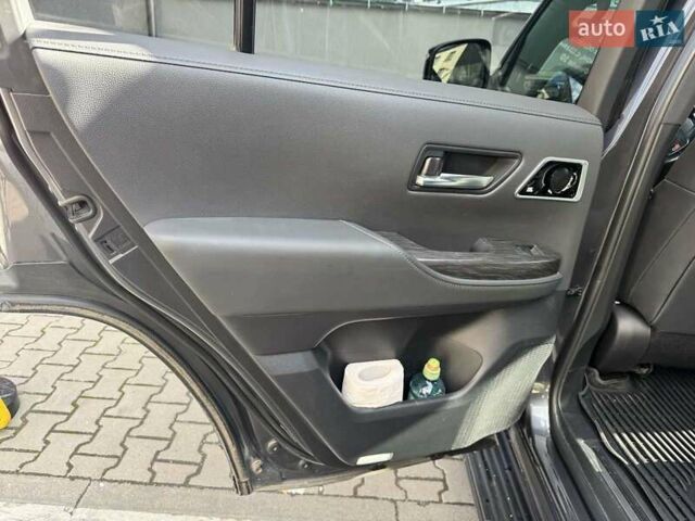 Серый Тойота Ленд Крузер, объемом двигателя 3.3 л и пробегом 61 тыс. км за 81753 $, фото 20 на Automoto.ua