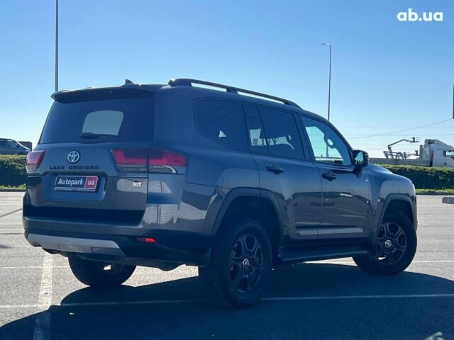 Серый Тойота Ленд Крузер, объемом двигателя 3.3 л и пробегом 32 тыс. км за 83990 $, фото 8 на Automoto.ua