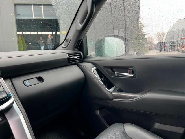 Серый Тойота Ленд Крузер, объемом двигателя 3.3 л и пробегом 61 тыс. км за 80940 $, фото 38 на Automoto.ua