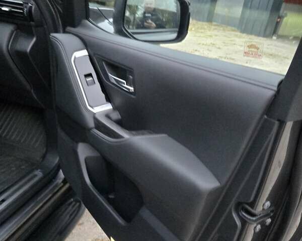 Серый Тойота Ленд Крузер, объемом двигателя 3.3 л и пробегом 7 тыс. км за 82000 $, фото 12 на Automoto.ua