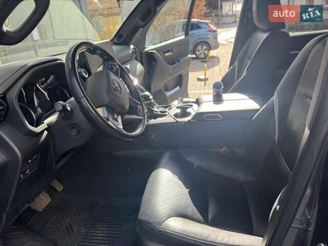 Серый Тойота Ленд Крузер, объемом двигателя 3.3 л и пробегом 61 тыс. км за 81753 $, фото 11 на Automoto.ua