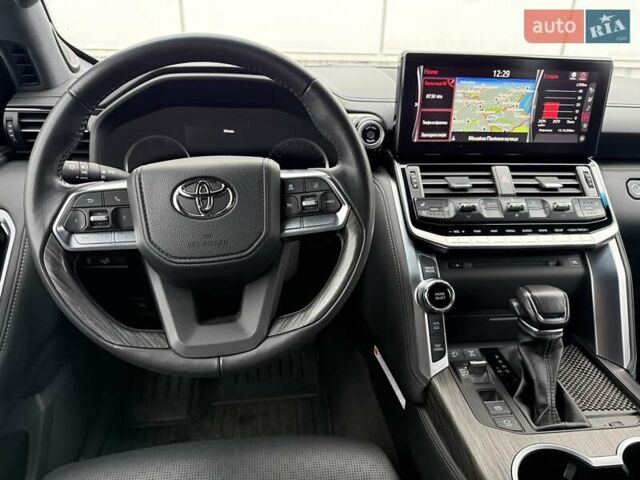 Сірий Тойота Ленд Крузер, об'ємом двигуна 3.3 л та пробігом 31 тис. км за 75000 $, фото 15 на Automoto.ua