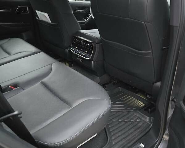 Серый Тойота Ленд Крузер, объемом двигателя 3.3 л и пробегом 7 тыс. км за 82000 $, фото 10 на Automoto.ua