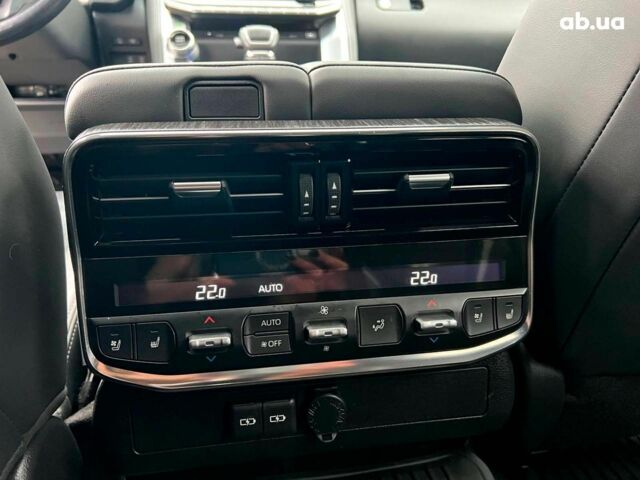 Серый Тойота Ленд Крузер, объемом двигателя 3.3 л и пробегом 61 тыс. км за 80940 $, фото 46 на Automoto.ua