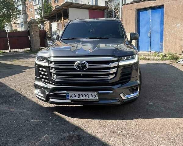 Сірий Тойота Ленд Крузер, об'ємом двигуна 3.3 л та пробігом 29 тис. км за 86000 $, фото 2 на Automoto.ua