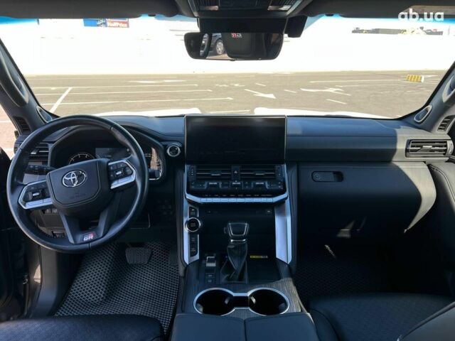 Серый Тойота Ленд Крузер, объемом двигателя 3.3 л и пробегом 32 тыс. км за 83990 $, фото 40 на Automoto.ua