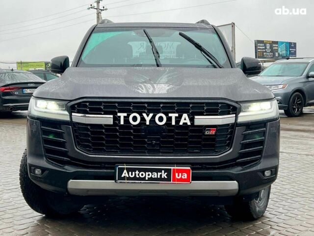 Серый Тойота Ленд Крузер, объемом двигателя 3.3 л и пробегом 61 тыс. км за 80940 $, фото 1 на Automoto.ua