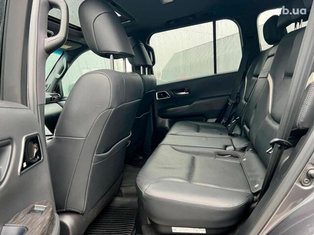 Серый Тойота Ленд Крузер, объемом двигателя 3.3 л и пробегом 61 тыс. км за 80940 $, фото 44 на Automoto.ua