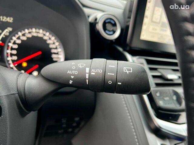 Серый Тойота Ленд Крузер, объемом двигателя 3.3 л и пробегом 61 тыс. км за 80940 $, фото 27 на Automoto.ua