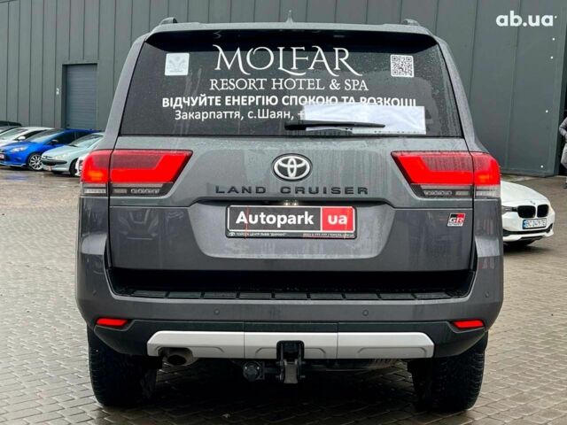 Серый Тойота Ленд Крузер, объемом двигателя 3.3 л и пробегом 61 тыс. км за 80940 $, фото 6 на Automoto.ua
