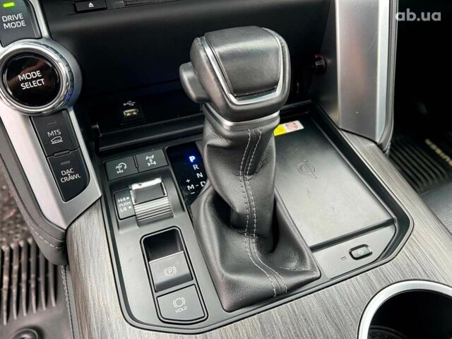 Серый Тойота Ленд Крузер, объемом двигателя 3.3 л и пробегом 61 тыс. км за 80940 $, фото 34 на Automoto.ua