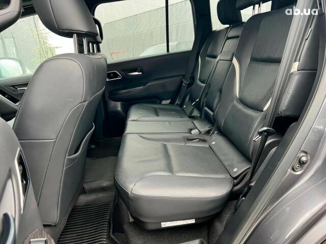 Серый Тойота Ленд Крузер, объемом двигателя 3.3 л и пробегом 61 тыс. км за 80940 $, фото 43 на Automoto.ua