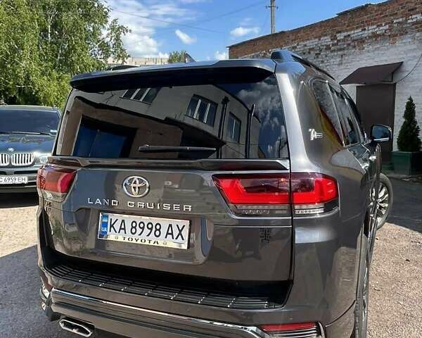 Сірий Тойота Ленд Крузер, об'ємом двигуна 3.3 л та пробігом 29 тис. км за 86000 $, фото 6 на Automoto.ua