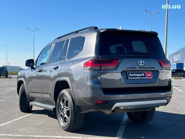 Серый Тойота Ленд Крузер, объемом двигателя 3.3 л и пробегом 32 тыс. км за 83990 $, фото 6 на Automoto.ua