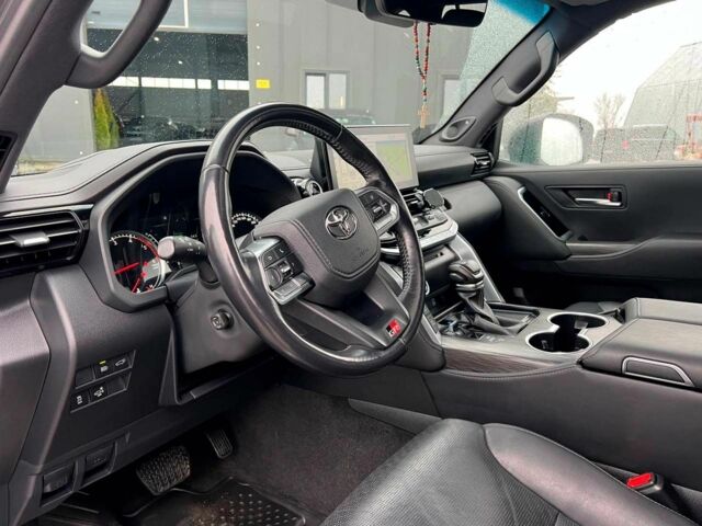 Серый Тойота Ленд Крузер, объемом двигателя 3.3 л и пробегом 61 тыс. км за 80940 $, фото 18 на Automoto.ua