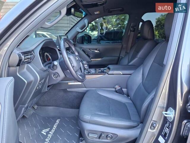 Серый Тойота Ленд Крузер, объемом двигателя 3.35 л и пробегом 34 тыс. км за 81900 $, фото 9 на Automoto.ua