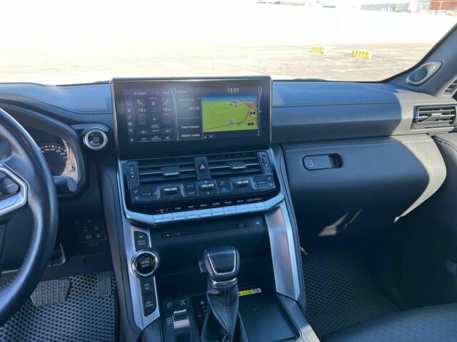 Серый Тойота Ленд Крузер, объемом двигателя 3.3 л и пробегом 32 тыс. км за 83990 $, фото 28 на Automoto.ua