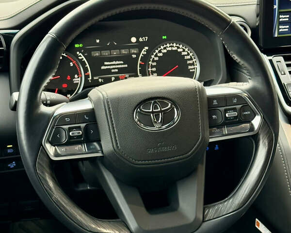 Серый Тойота Ленд Крузер, объемом двигателя 3.35 л и пробегом 25 тыс. км за 82300 $, фото 17 на Automoto.ua