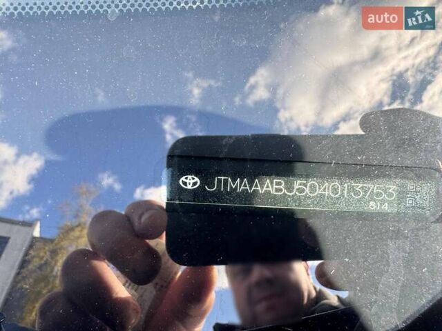 Серый Тойота Ленд Крузер, объемом двигателя 3.3 л и пробегом 61 тыс. км за 81753 $, фото 22 на Automoto.ua