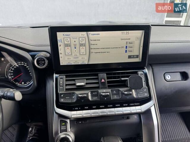 Серый Тойота Ленд Крузер, объемом двигателя 3.3 л и пробегом 61 тыс. км за 81753 $, фото 19 на Automoto.ua