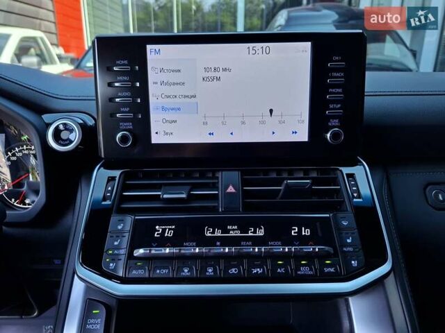 Серый Тойота Ленд Крузер, объемом двигателя 3.35 л и пробегом 34 тыс. км за 81900 $, фото 18 на Automoto.ua