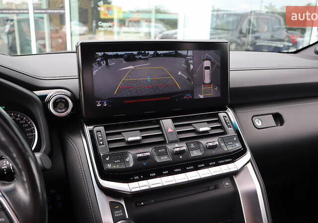 Серый Тойота Ленд Крузер, объемом двигателя 3.35 л и пробегом 177 тыс. км за 74600 $, фото 21 на Automoto.ua