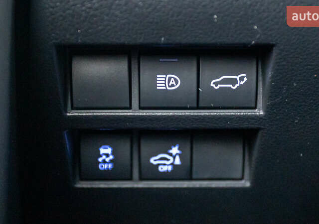 Сірий Тойота Ленд Крузер, об'ємом двигуна 3.45 л та пробігом 34 тис. км за 78220 $, фото 25 на Automoto.ua