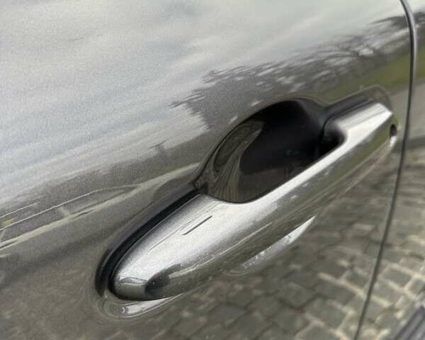 Серый Тойота Ленд Крузер, объемом двигателя 3.35 л и пробегом 28 тыс. км за 83999 $, фото 17 на Automoto.ua